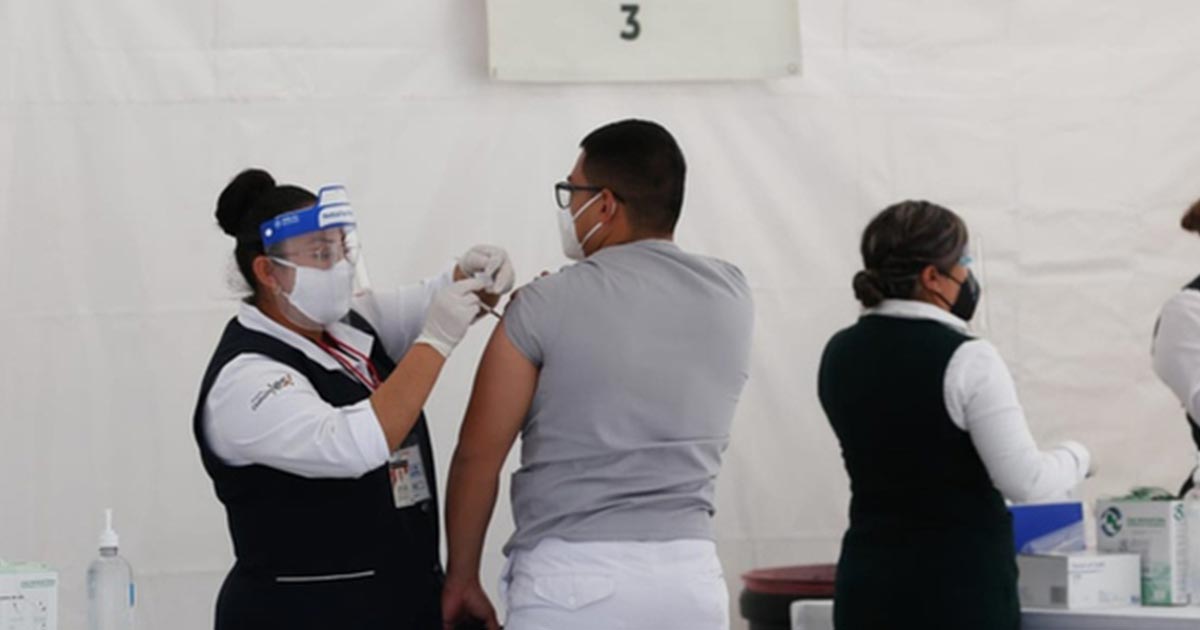 29 funcionarios ganan vacunas a médicos de Coahuila