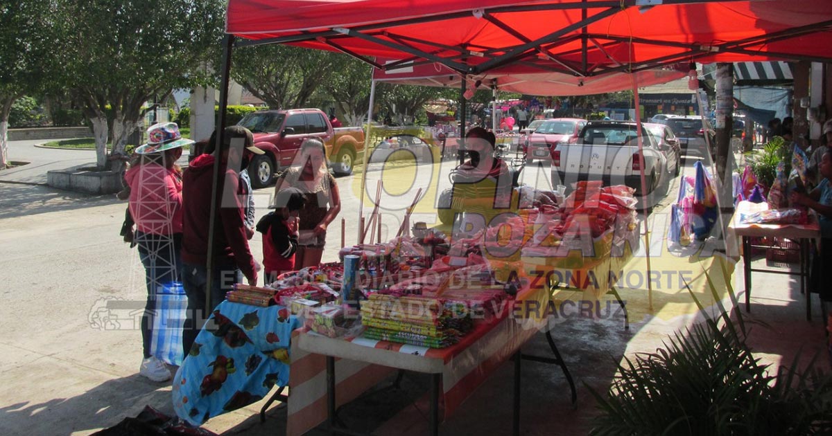 Peligrosa venta de cohetes en Castillo