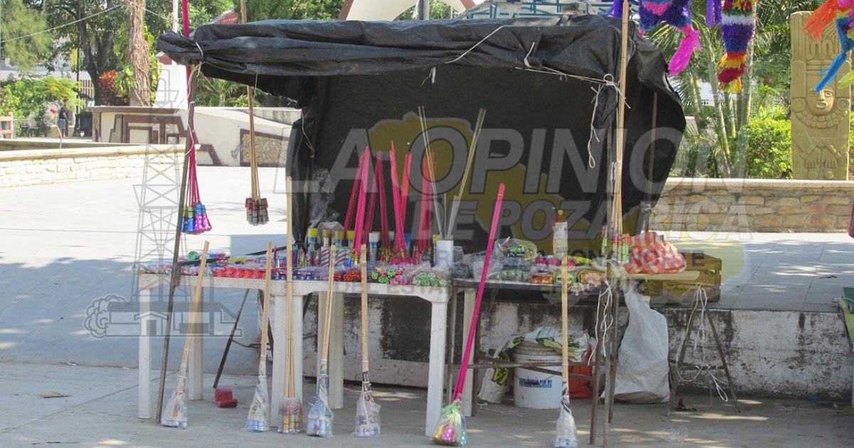 Peligrosa venta de cohetes en Castillo