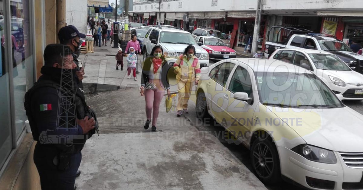 Personal de infantería patrulla zona centro