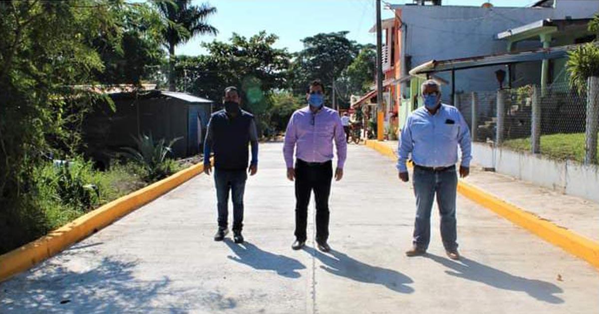 Supervisa alcalde de Naranjos obra en la colonia El Cafetal