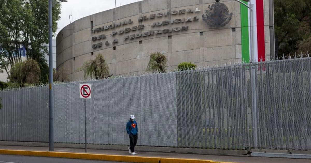 Tribunal Electoral confirma multa a TV Azteca por violación electoral
