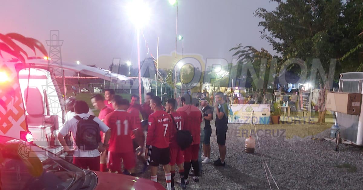 Jugador se fractura en pleno juego en Poza Rica