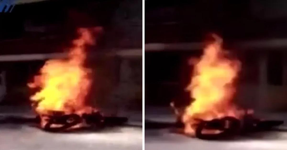 Video: Golpean a ladrón en Bogotá y queman su moto
