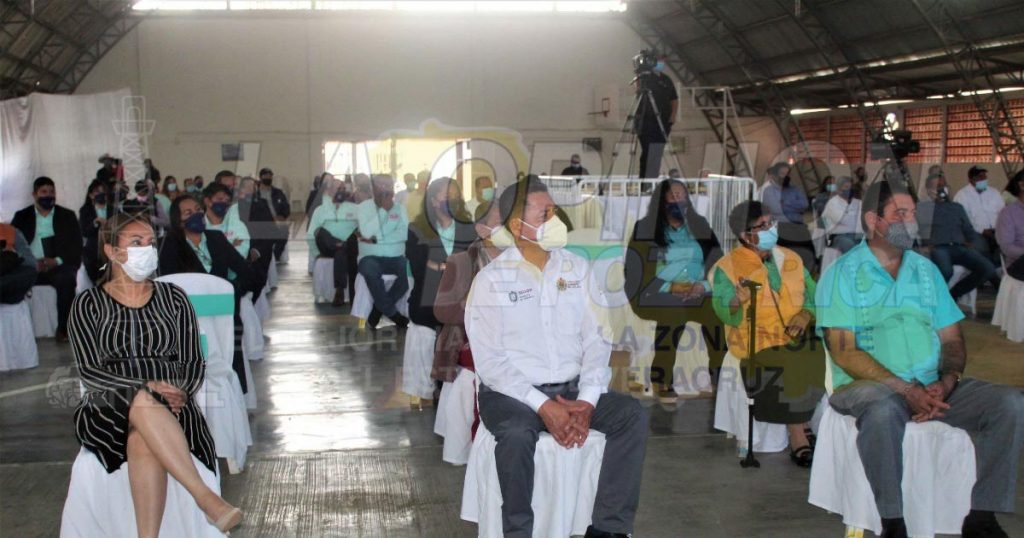 Ofrece tercer informe de gobierno el alcalde de Naranjos-Amatlán