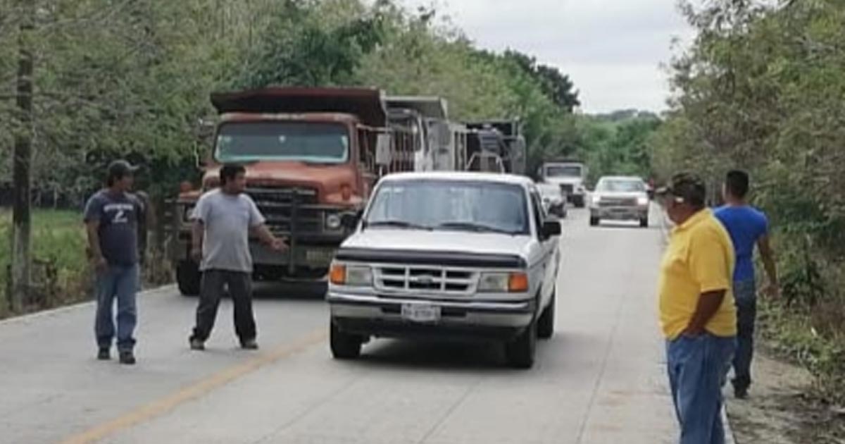 Retiran bloqueo de la carretera Cazones-Tuxpan