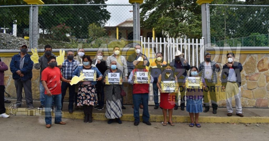 Más escuelas equipadas con mobiliario