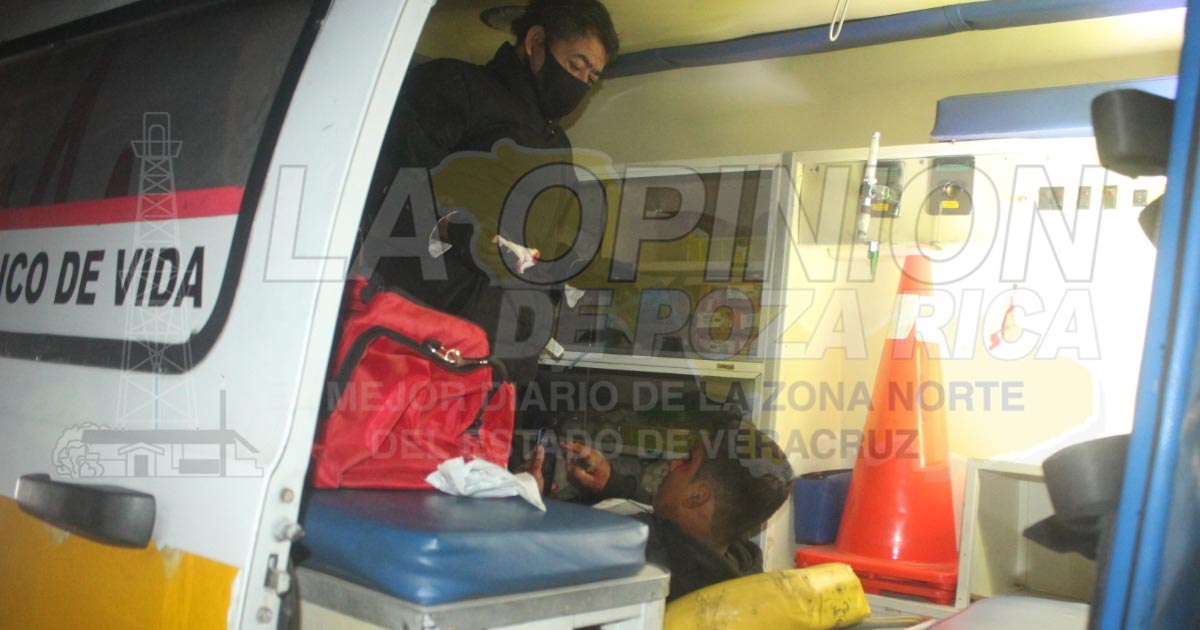 Hombre lesionado al derrapar en su motocicleta en Tihuatlán