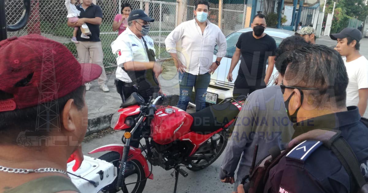 Se impactan en un auto