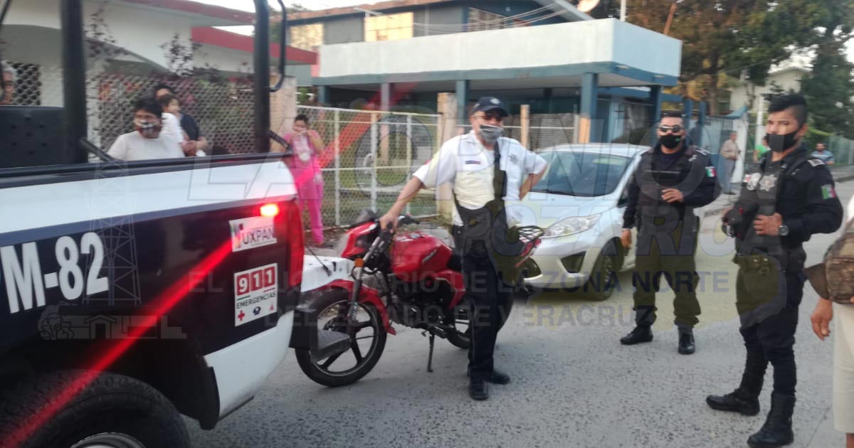 Se impactan en un auto