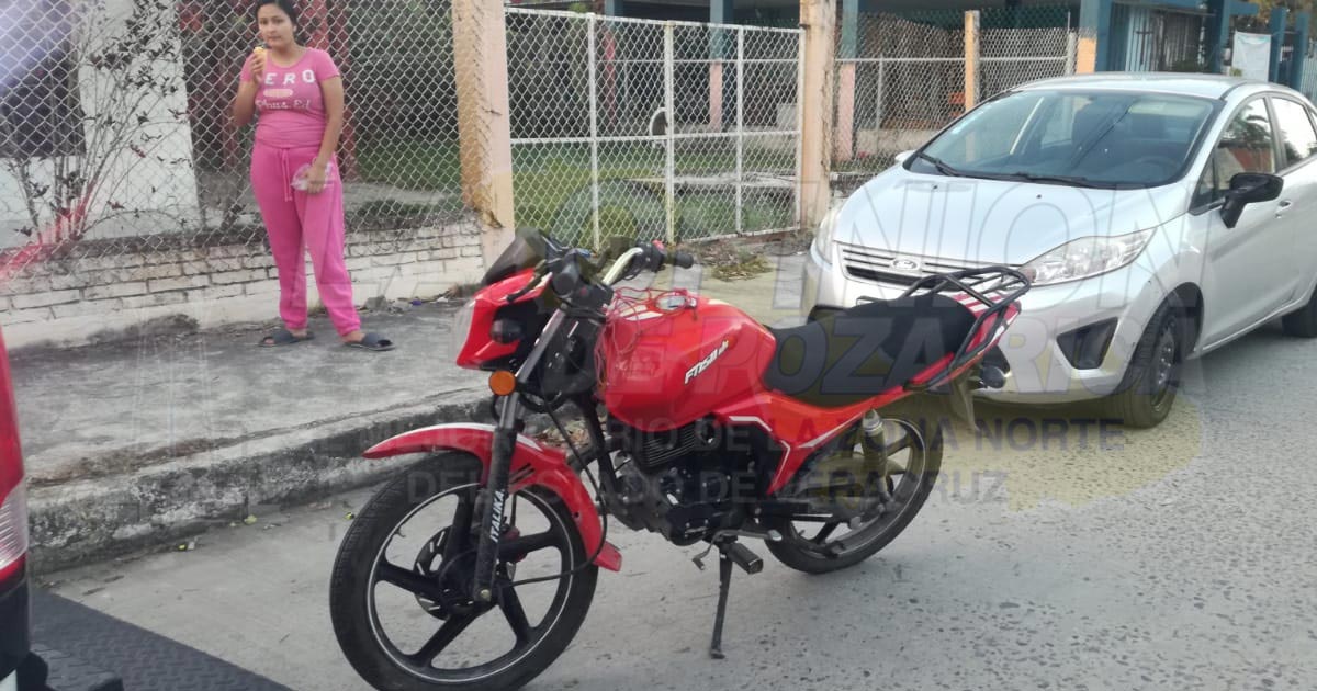 Se impactan en un auto