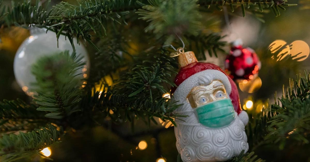 Alerta en Georgia por posible contagio de niños tras tomarse foto con Santa con Covid-19