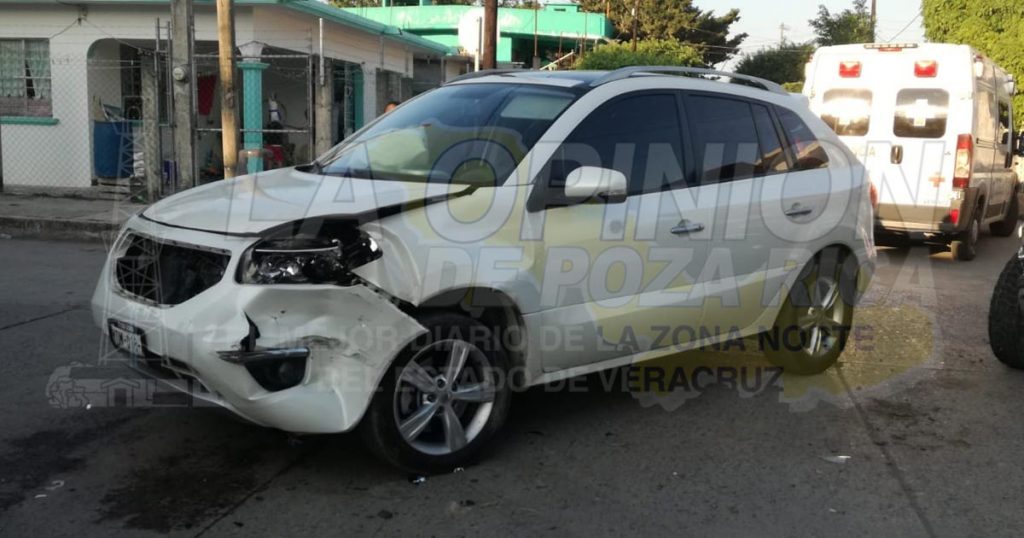 Encontronazo entre camionetas