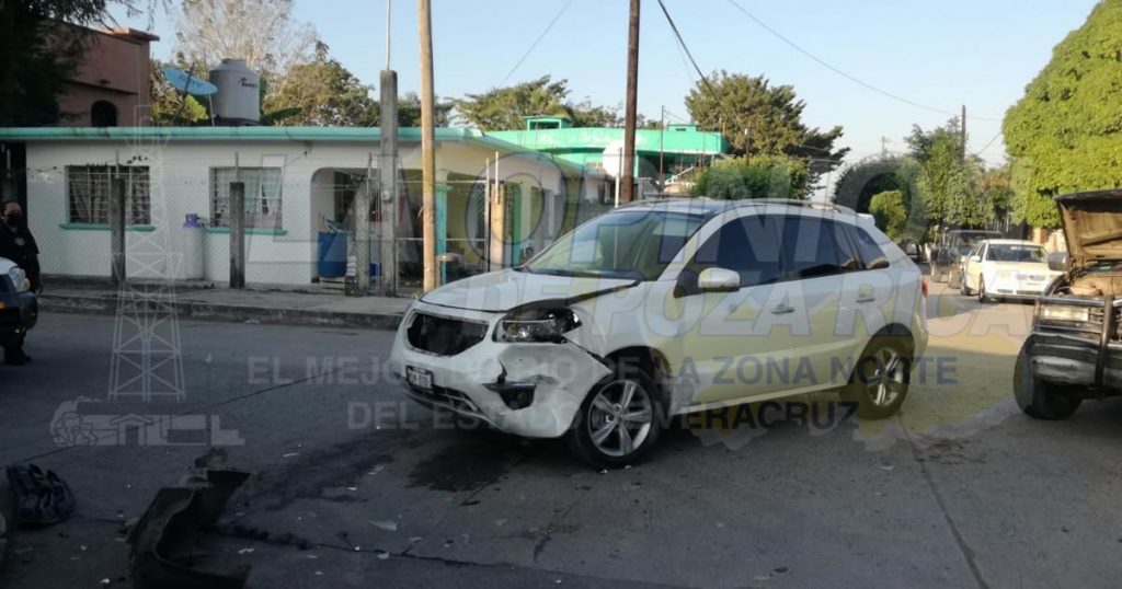 Encontronazo entre camionetas