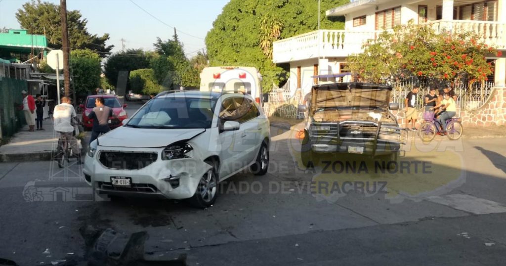 Encontronazo entre camionetas