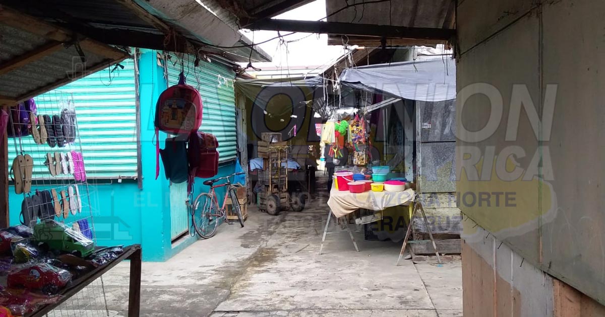 No dejaremos nuestros locales, dicen comerciantes del mercado de Cazones