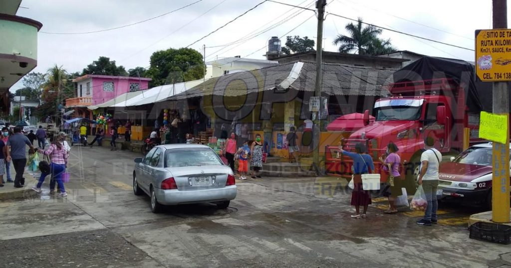 No dejaremos nuestros locales, dicen comerciantes del mercado de Cazones