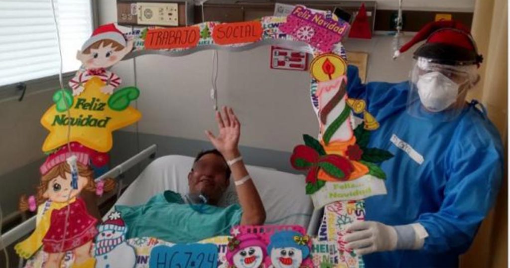 Enfermos de COVID-19 reciben momentos de alegría por Navidad