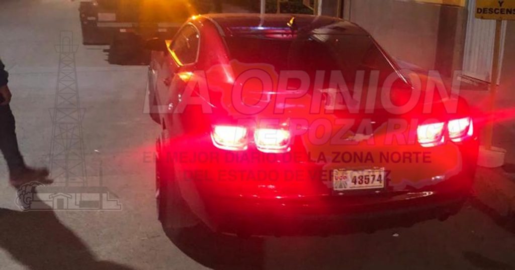 Traía coche deportivo internado ilegalmente