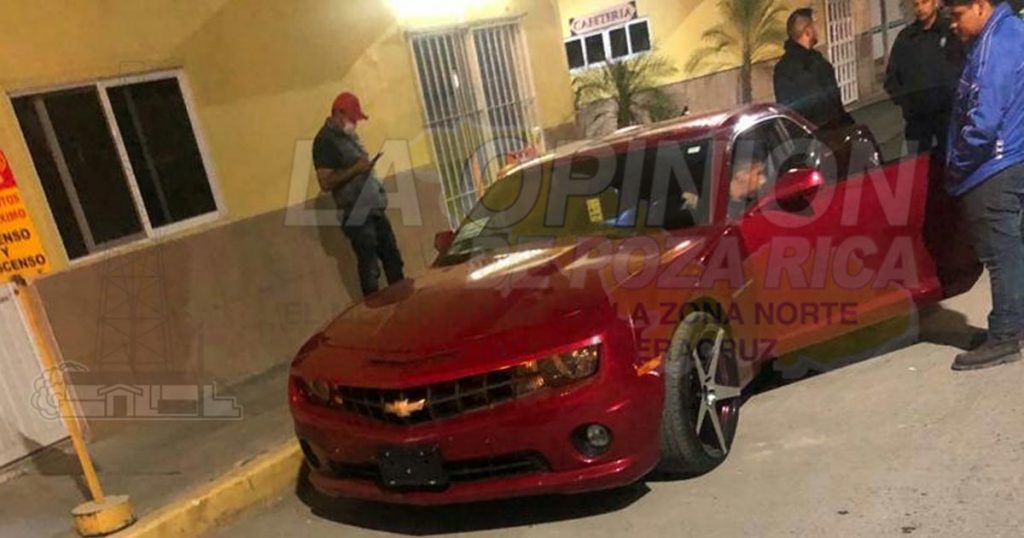 Traía coche deportivo internado ilegalmente