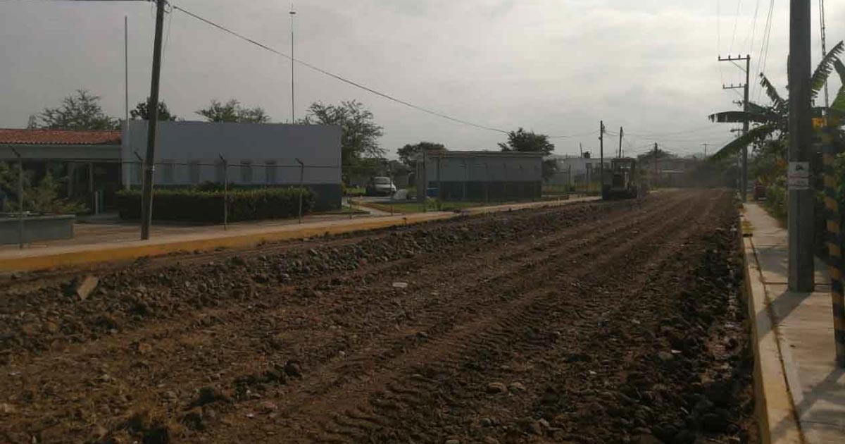 Rehabilita ayuntamiento de Naranjos vialidades en la revolución