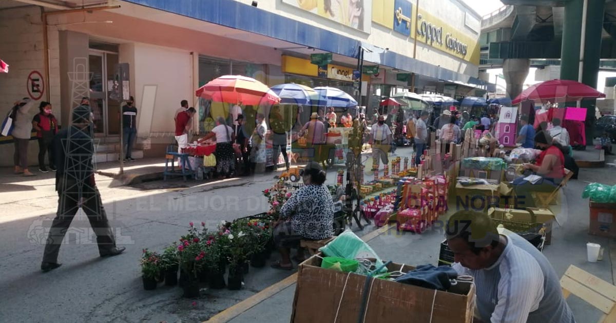 Directores de vialidad y comercio, fomentan el comercio informal