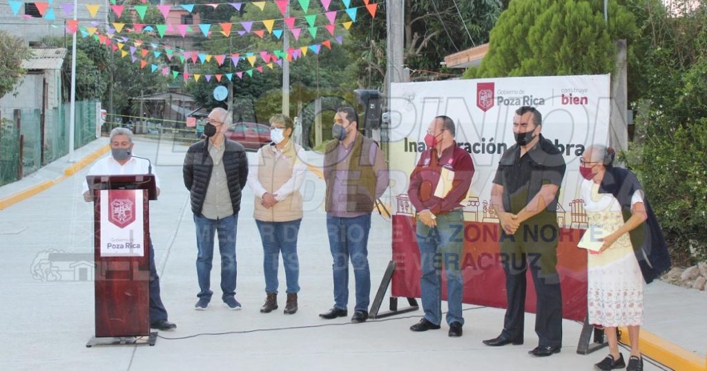 “Este gobierno si está trabajando”, afirman vecinos en entrega de obra de Poza Rica