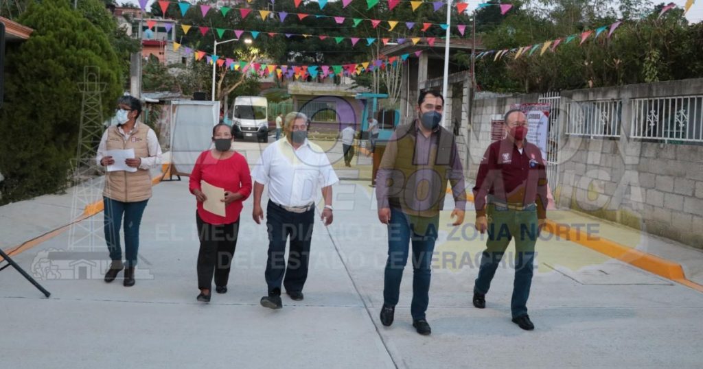 “Este gobierno si está trabajando”, afirman vecinos en entrega de obra de Poza Rica