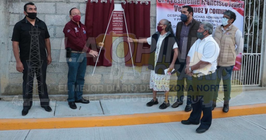 “Este gobierno si está trabajando”, afirman vecinos en entrega de obra de Poza Rica