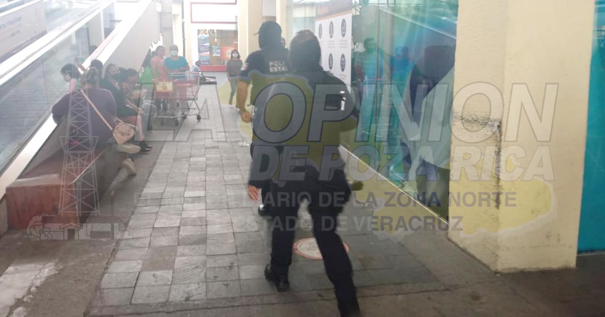 Violento asalto en Plaza Cristal de Poza Rica