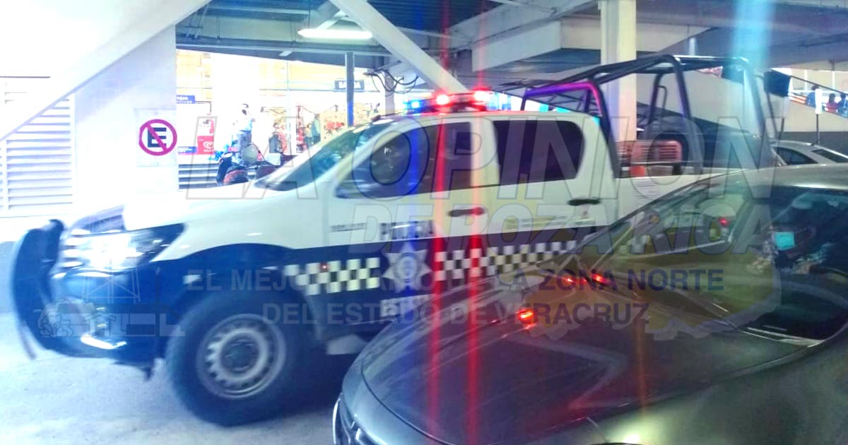 Violento asalto en Plaza Cristal de Poza Rica