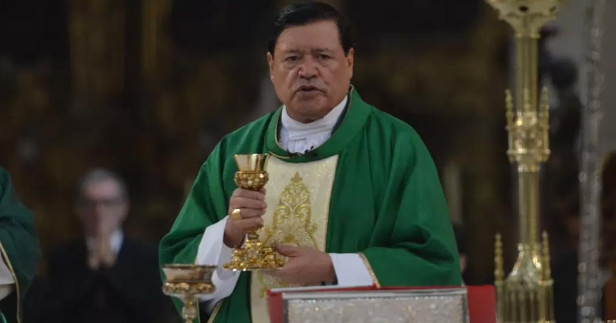 Norberto Rivera, extubado pero delicado