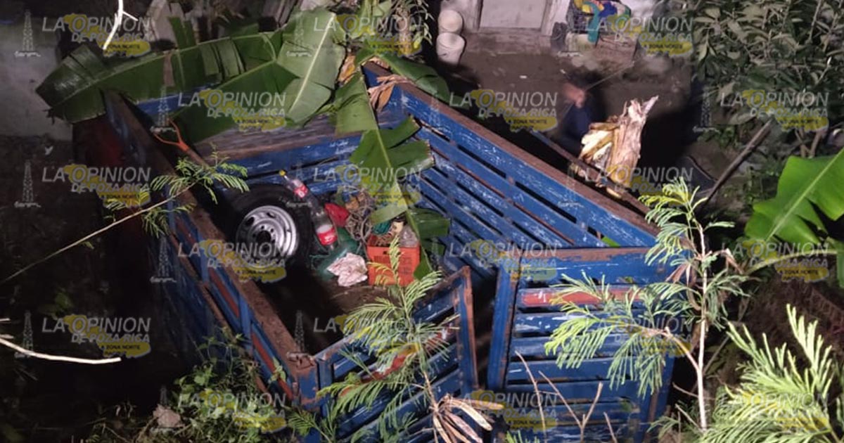 Camioneta se fue al barranco