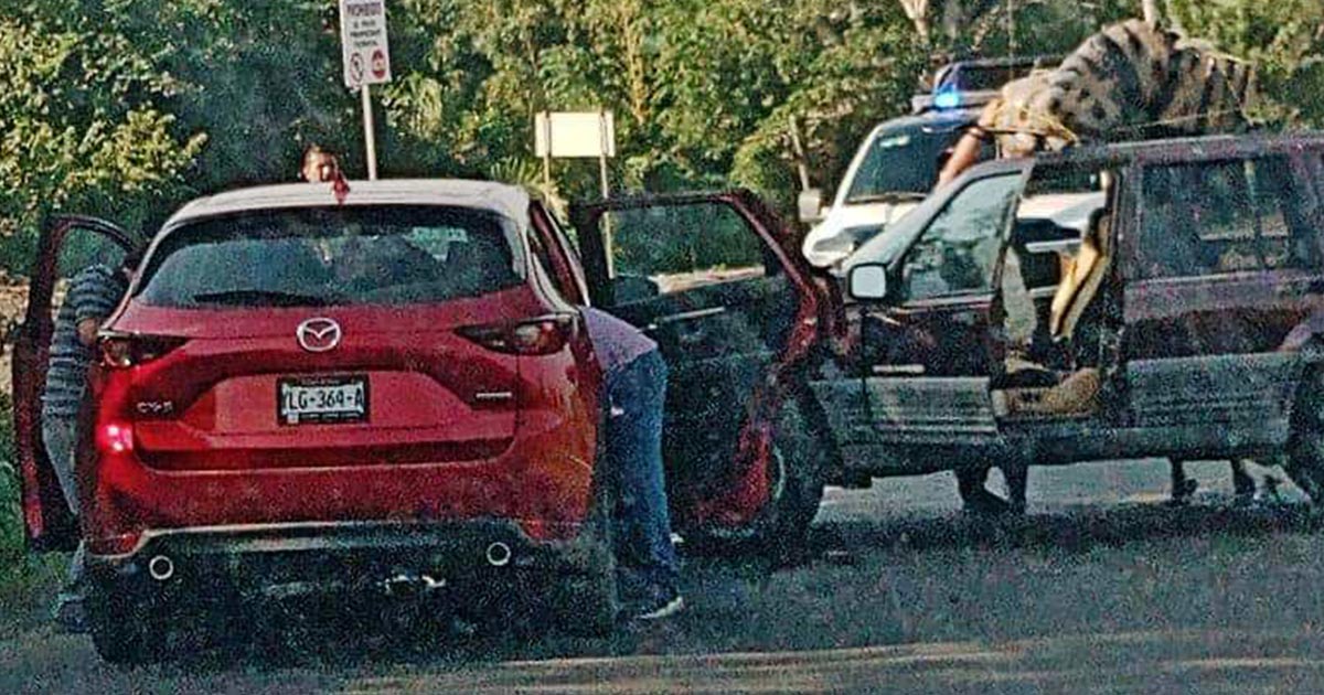 Choque en el entronque Paso Largo-Totomoxtle