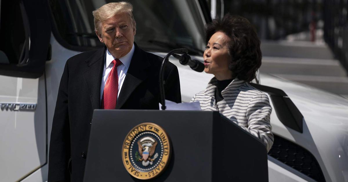 Renuncia Elaine Chao, secretaria de Transporte de EUA