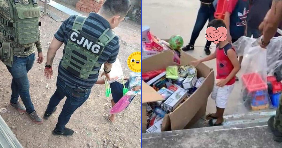 Narcos entregan juguetes a niños de comunidad