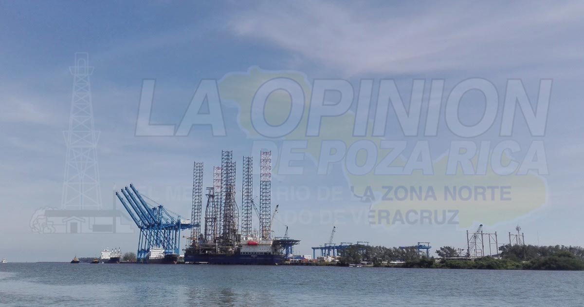 Obreros especializados en espera de obras