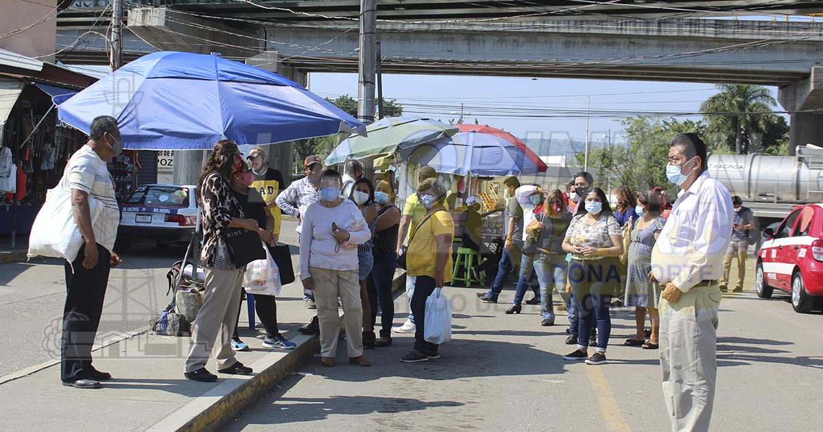 Pasajeros, aglomerados
