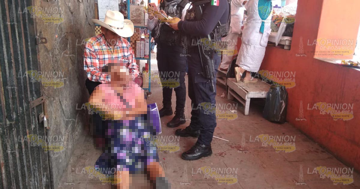 Se desmaya mujer en el mercado Hidalgo