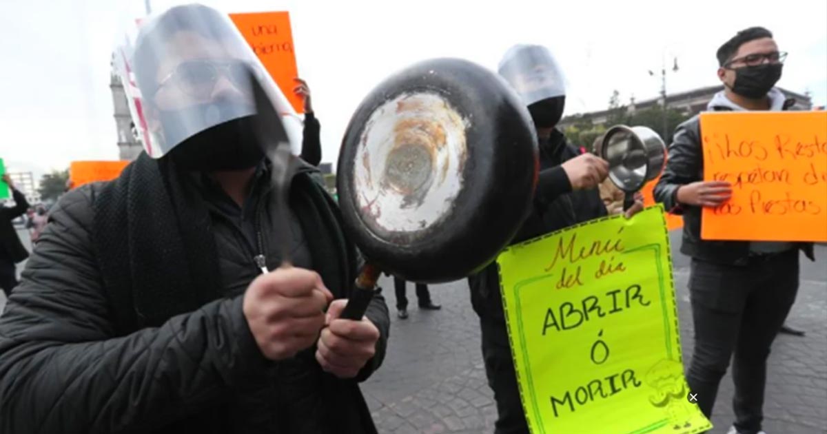 Restaurantes arman cacerolazo en CDMX