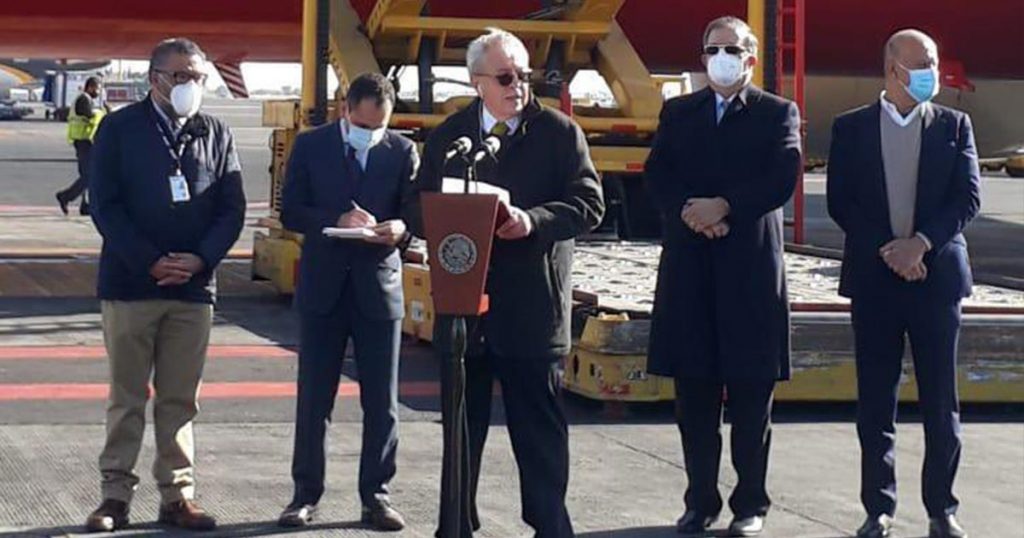 Llegan megacargamento de vacunas de Pfizer