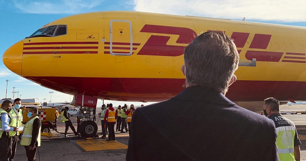 Llegan megacargamento de vacunas de Pfizer