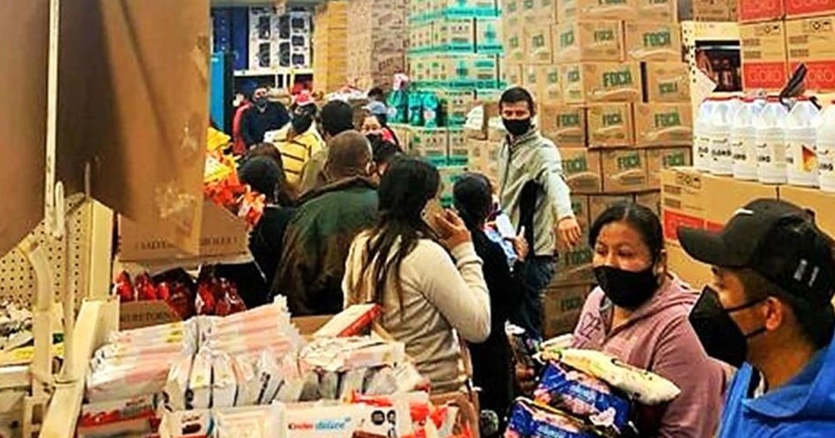 Denuncian aglomeraciones en casa comercial de Naranjos
