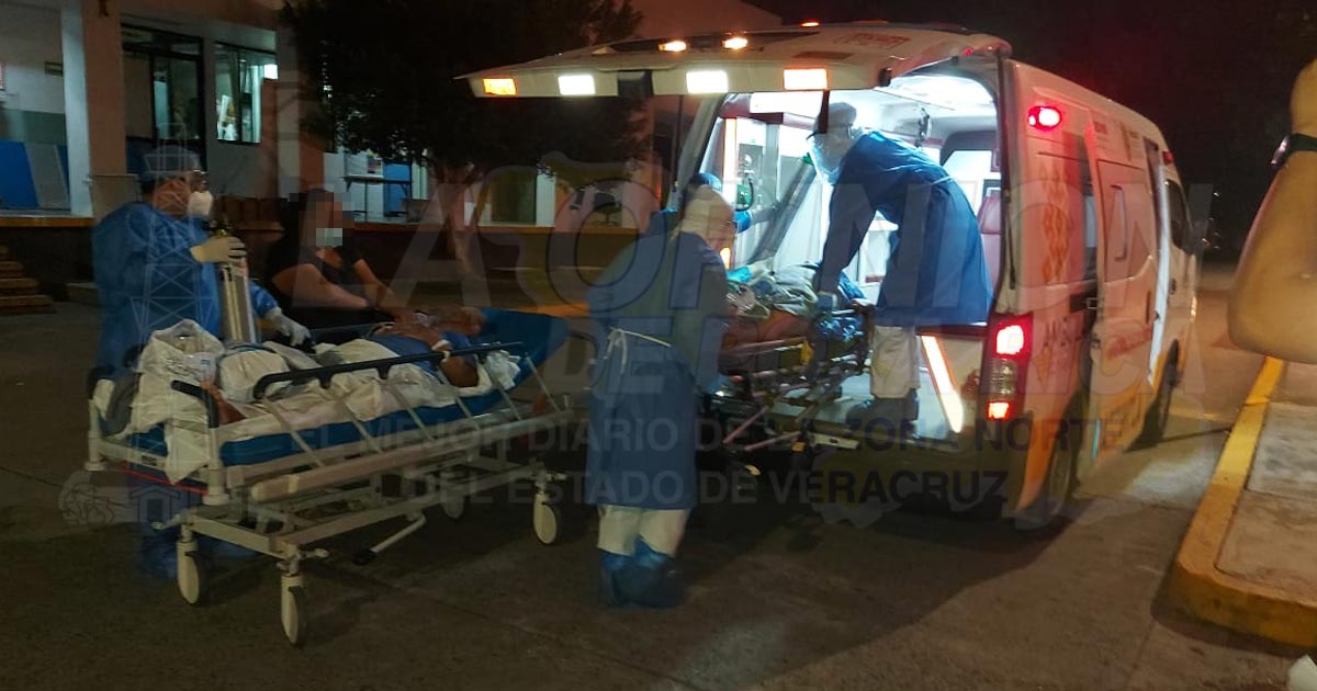 Traslada SAMUV Coatzintla a dos pacientes con Covid-19 a Tuxpan