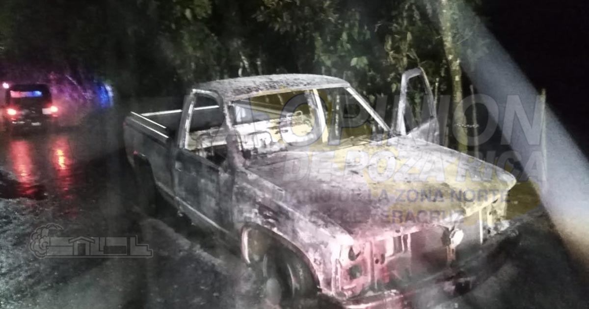 Hallan camioneta calcinada