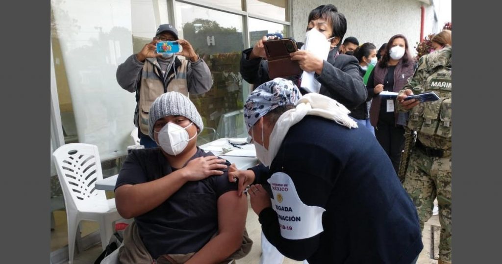 Inicia vacunación contra Covid-19 en Tuxpan