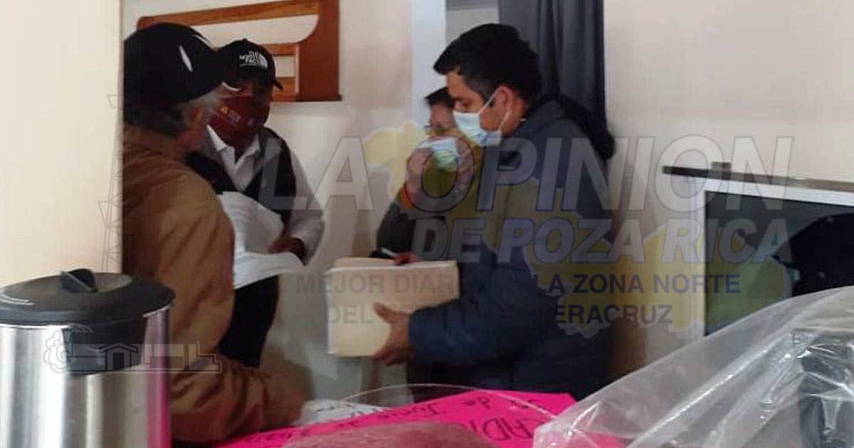 Familias de desaparecidos claman justicia y buscan apoyo con el secretario de gobierno Eric Cisneros Brugos en Tlapacoyan