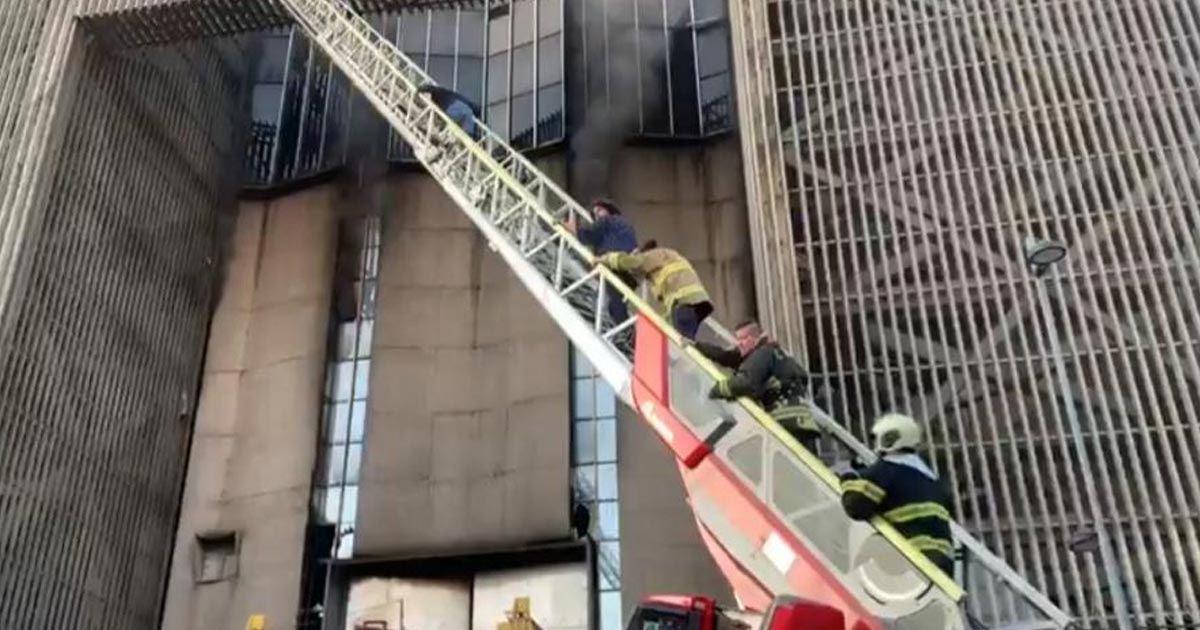 Metro CDMX: Incendio es completamente sofocado; continúa suspensión de líneas