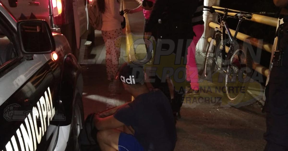 Ciclistas chocan en el puente