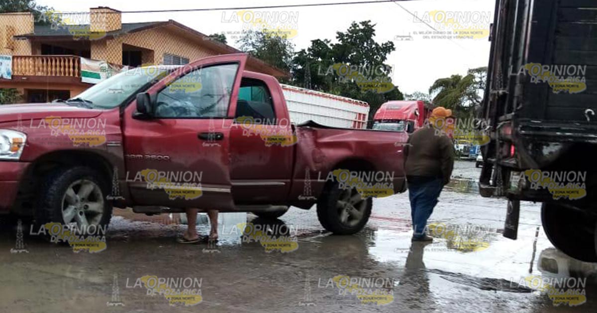 Accidente en el Ídolo deja cuantiosos daños